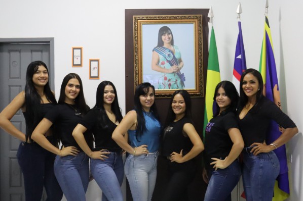 Prefeita se reúne com candidatas a “Rainha da Vaquejada"
